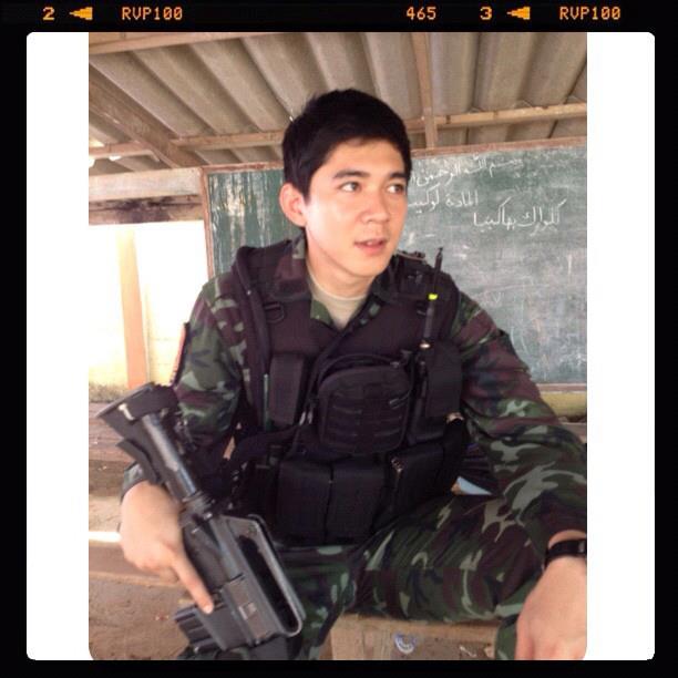 พี่หมวดเอฟ อภิสุนันท์ คำแฮ