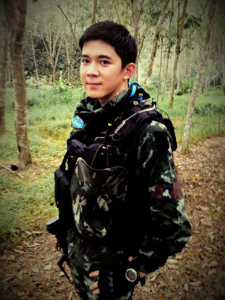 พี่หมวดเอฟ อภิสุนันท์ คำแฮ