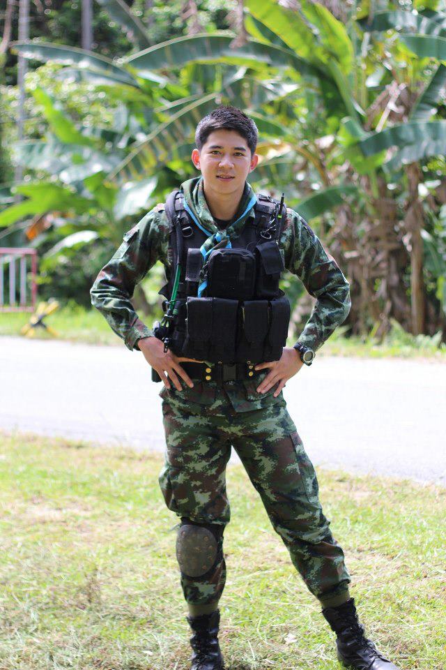 พี่หมวดเอฟ อภิสุนันท์ คำแฮ