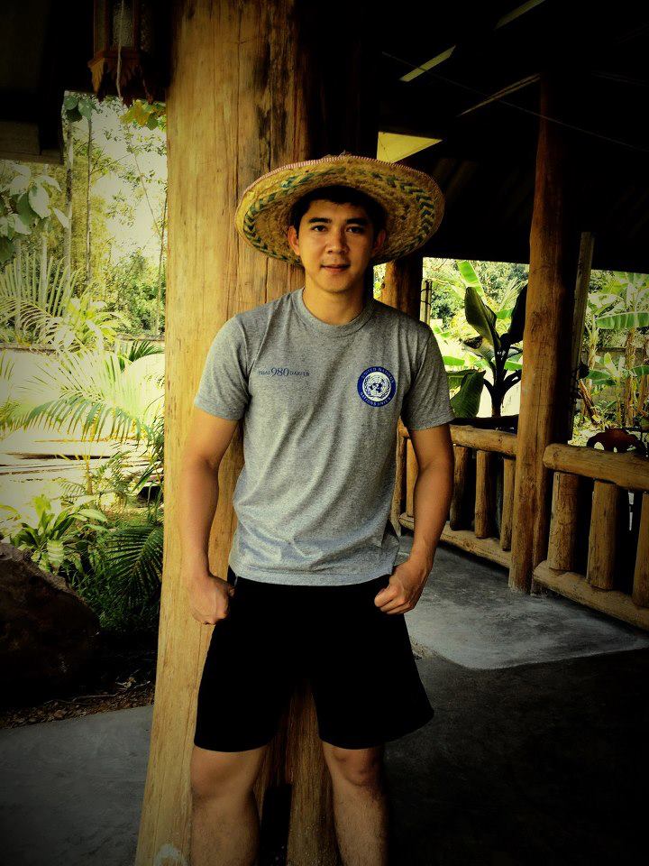 พี่หมวดเอฟ อภิสุนันท์ คำแฮ