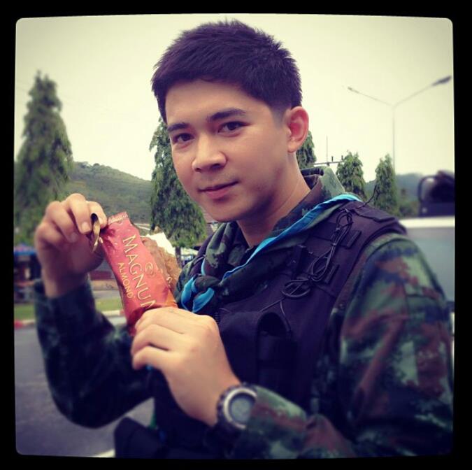 พี่หมวดเอฟ อภิสุนันท์ คำแฮ