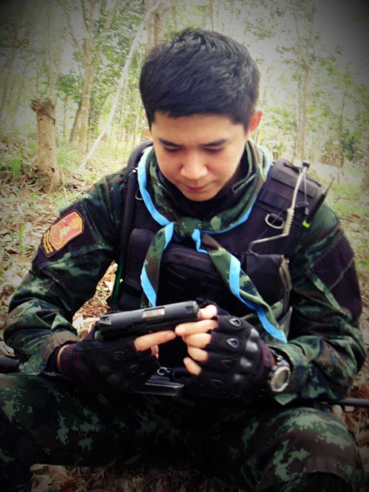 พี่หมวดเอฟ อภิสุนันท์ คำแฮ