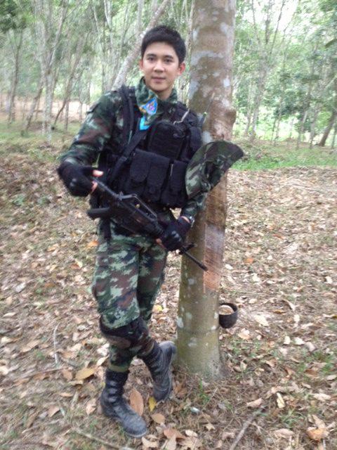 พี่หมวดเอฟ อภิสุนันท์ คำแฮ