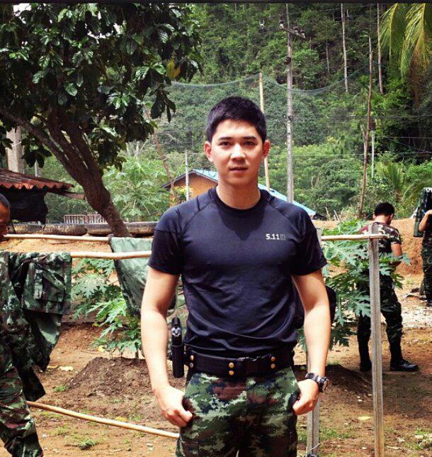 พี่หมวดเอฟ อภิสุนันท์ คำแฮ