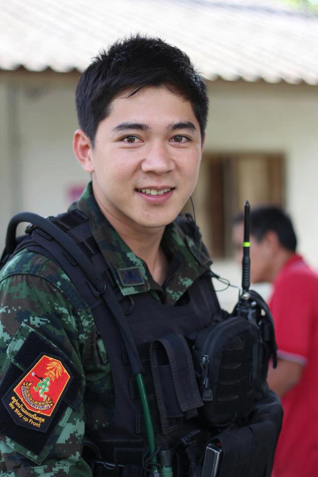 พี่หมวดเอฟ อภิสุนันท์ คำแฮ