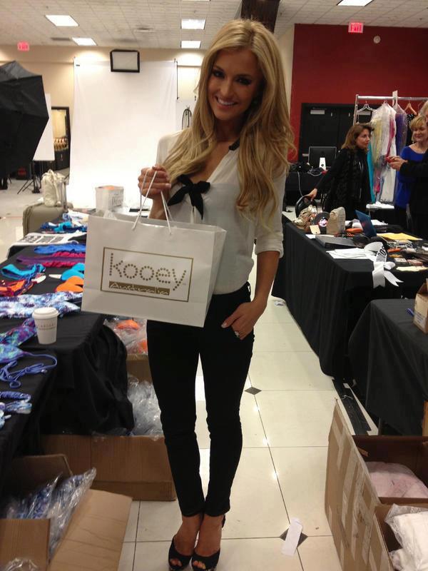 MU เริ่มเเล้ววว นางงามรับสายสะพายเเละชุดว่ายน้ำ Thailand สวยมากกก