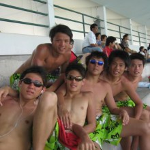 ตี๋ริมสระ