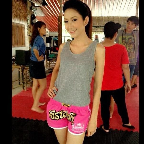 ยุ้ย จีรนันท์ปะทะ บัวขาว และดีเจนุ้ย