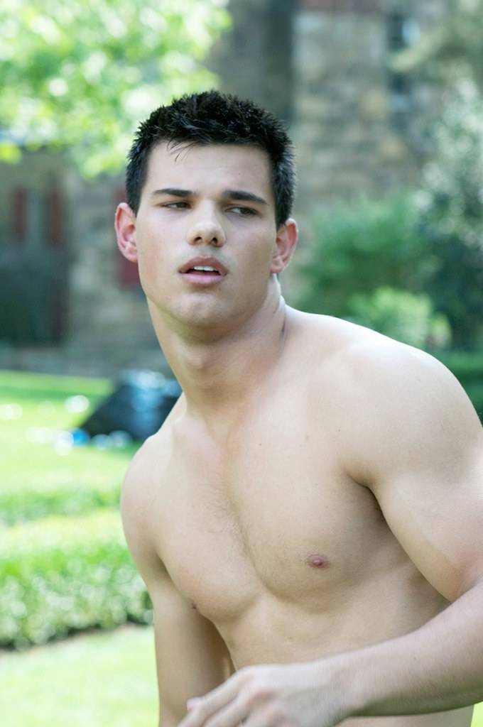 Taylor Lautner Behind The Scene in Abduction