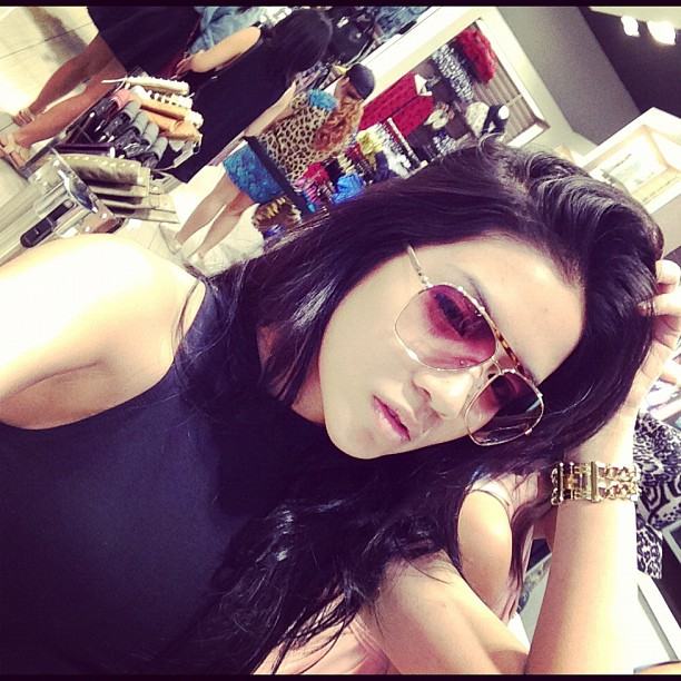 มาดู การแต่งตัว เจ้าแฟชั่น ใบเตย อาร์สยาม  มาเบาๆแต่เริ่ด มิเบา