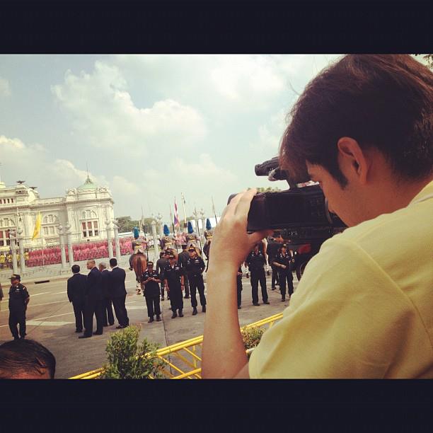 เหล่าดารา ร่วมรับเสด็จฯ ในหลวง ณ พระที่นั่งอนันตสมาคม