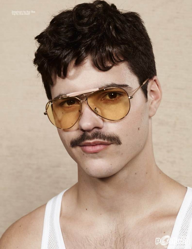 พ่อหนวดงาม