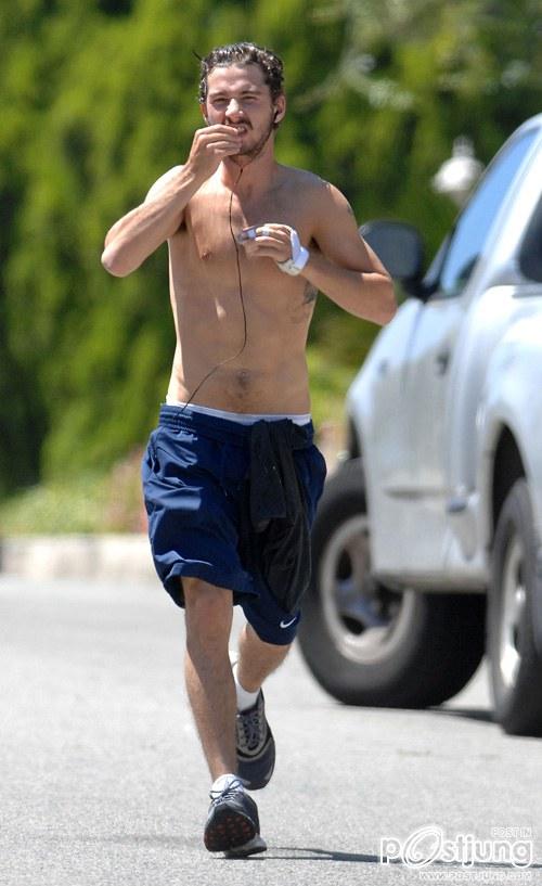 Shia หล่อสุดเซอร์