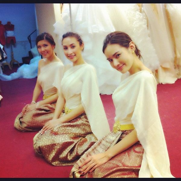 แคท หญิง เพื่อนเจ้าสาว ลองชุด งานหมั้น เบลล์ ไชน่าดอลล์