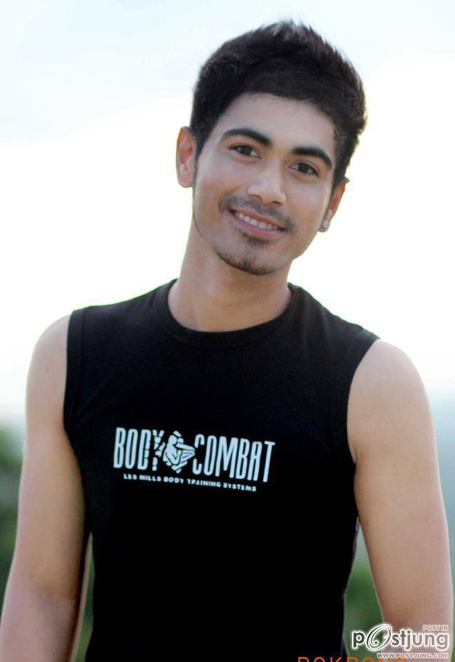 แอบเป็นแฟนคลับน้องเค้า ห้ามด่าน้องเค้านะ