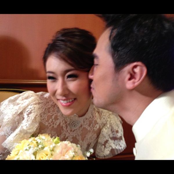 ชมภาพ...งานหมั้นสุดหวาน ของ เบลล์ ไชน่าดอลล์ กับ พิฑฒิ แฟนหนุ่มนอกวงการ