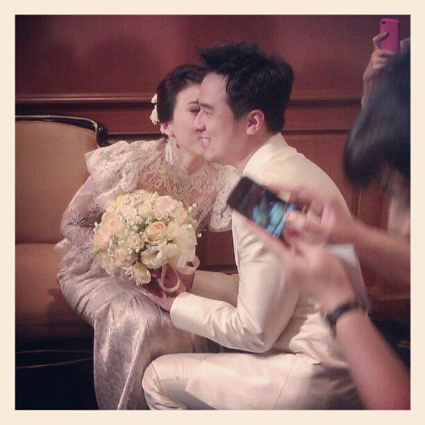 ชมภาพ...งานหมั้นสุดหวาน ของ เบลล์ ไชน่าดอลล์ กับ พิฑฒิ แฟนหนุ่มนอกวงการ