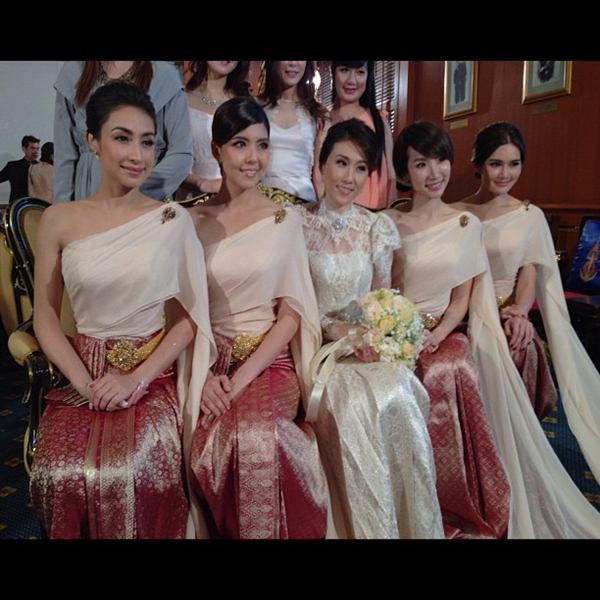 ชมภาพ...งานหมั้นสุดหวาน ของ เบลล์ ไชน่าดอลล์ กับ พิฑฒิ แฟนหนุ่มนอกวงการ