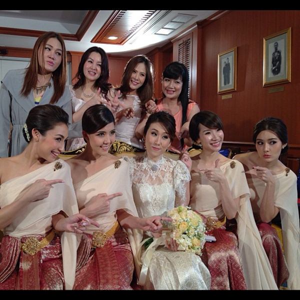 ชมภาพ...งานหมั้นสุดหวาน ของ เบลล์ ไชน่าดอลล์ กับ พิฑฒิ แฟนหนุ่มนอกวงการ