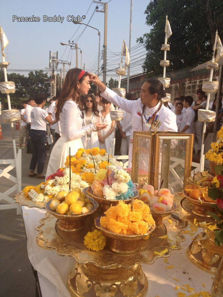 แพนเค้ก  บวงสรวงละครเวที "ลำซิ่งซิงเกอร์" - 06-12-12