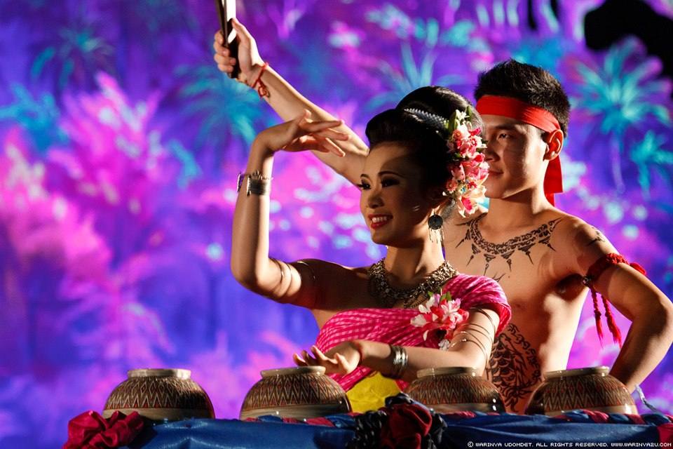 สาวสวย วงโปงลาง