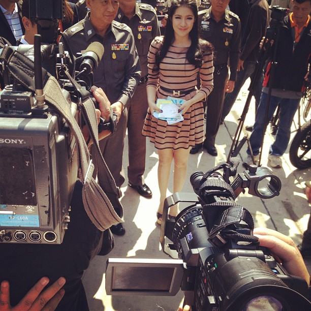 เริ่ดๆเจิ่ดๆ ไป กับ แฟชั่น สุดเริ่ด ใบเตย อาร์สยาม