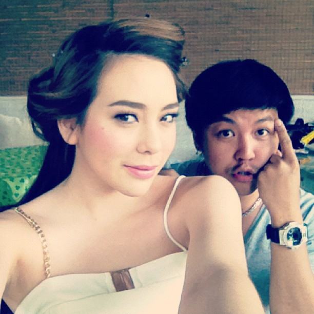 เค้าว่ากันว่า นุช นีรนาทตัวจริงสวยเด่นสง่าขาวโอโม่จนทุกคนต้องเหลียวหลังมองจริงหรือ?