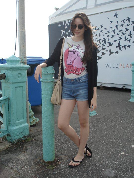 เค้าว่ากันว่า นุช นีรนาทตัวจริงสวยเด่นสง่าขาวโอโม่จนทุกคนต้องเหลียวหลังมองจริงหรือ?