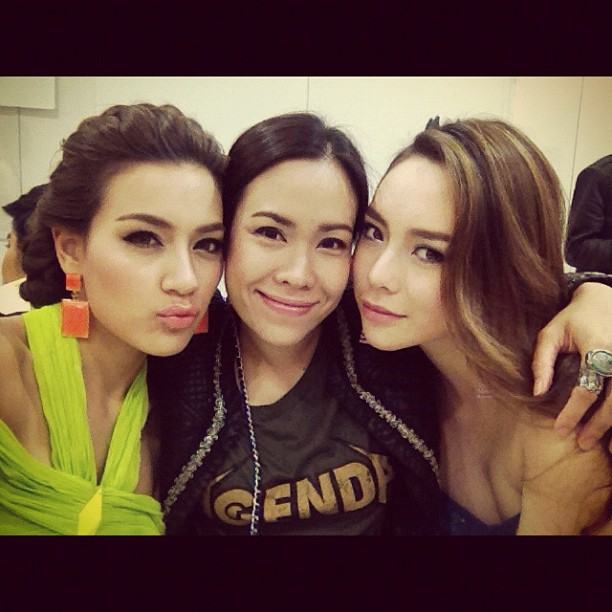 เค้าว่ากันว่า นุช นีรนาทตัวจริงสวยเด่นสง่าขาวโอโม่จนทุกคนต้องเหลียวหลังมองจริงหรือ?