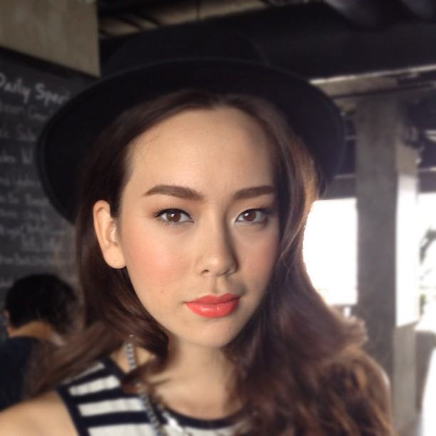 เค้าว่ากันว่า นุช นีรนาทตัวจริงสวยเด่นสง่าขาวโอโม่จนทุกคนต้องเหลียวหลังมองจริงหรือ?