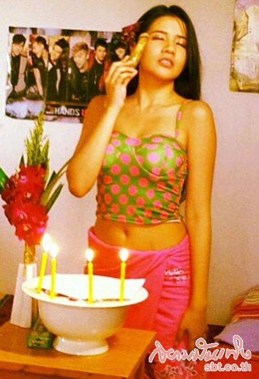 ใบเตย อาร์สยาม ครองตำแหน่ง ดารา ที่มี ยอดview สูงสุดในโพสต์จัง และมีคนเข้ามาคอมเม้นต์ในpicมากที่สุด