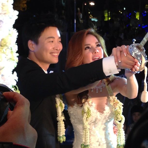 ชื่นมื่น! งานแต่ง มิ้ม อัมราภัสร์ กับทายาท รอยัล คลิฟ