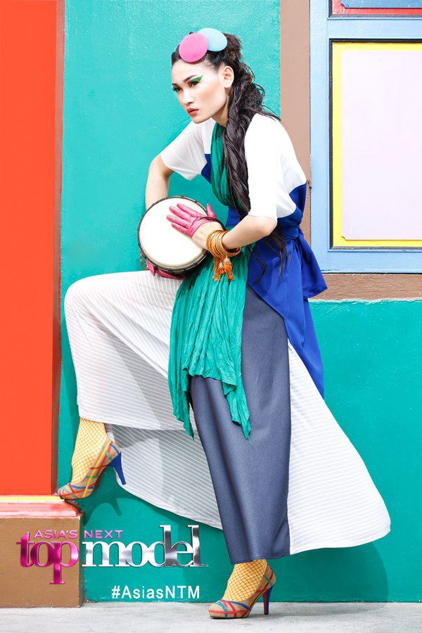 Asia's next top model Cycle.1 ep.1 Quirky Girls in Little India