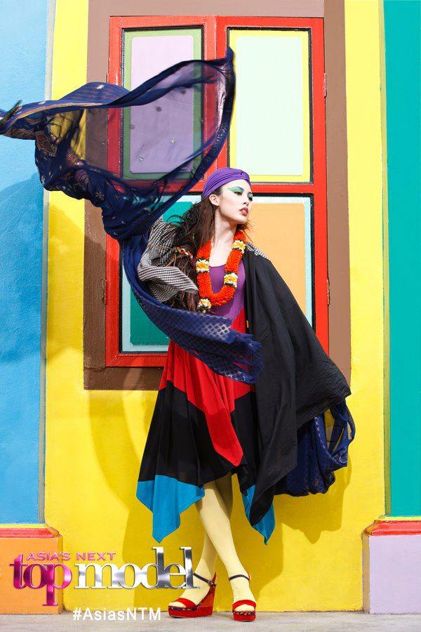 Asia's next top model Cycle.1 ep.1 Quirky Girls in Little India