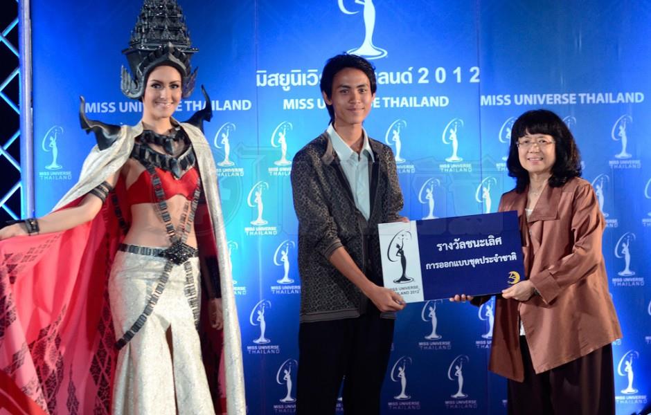 กูรูฟันธง ริด้า มีสิทธิเข้ารอบ Miss Universe 2012 หลังสื่อนอกสนใจ