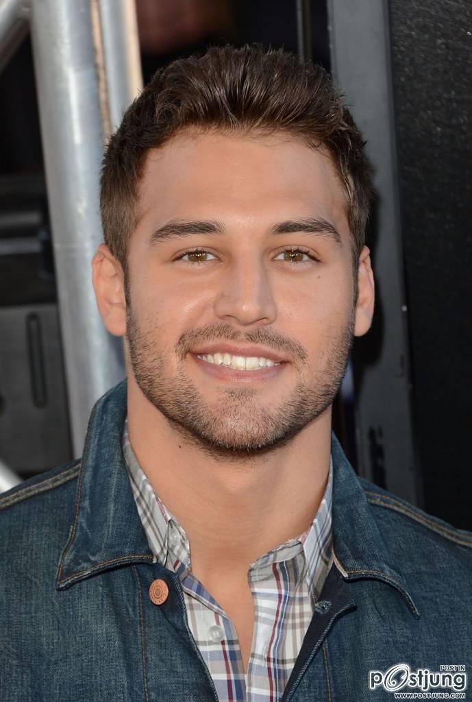 พระเอกอินเตอร์