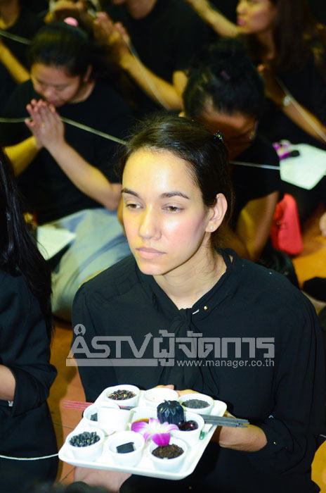 &ldquo;อั้ม&rdquo; ควง &ldquo;แอมป์&rdquo; นำทีมดาราแห่บูชาพระราหู