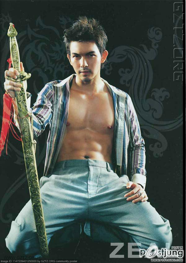 รอผลงานพี่อั้มกล้ามปู