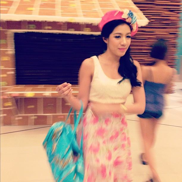 ส่อง ใบเตย อาร์สยาม กับ แฟชั่น เริ่ดๆเจิ่ด ดูดีตั้งแต่ หัวจรดเท้า