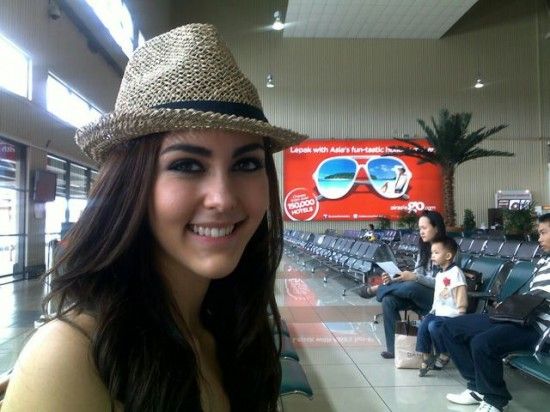 มาร่วมเป็นกำลังใจให้คิมเบอร์รี่ได้ตำแหน่ง Miss Universe