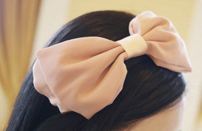 แฟชั่น ผมสวยด้วย โบว์ เก๋ ๆ เพิ่มความหวาน ให้กับตัวเอง