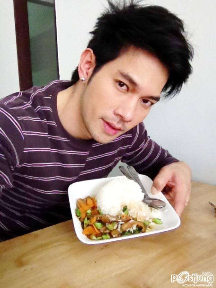 พี่ก้อง...จะรอชมผลงานต่อไป