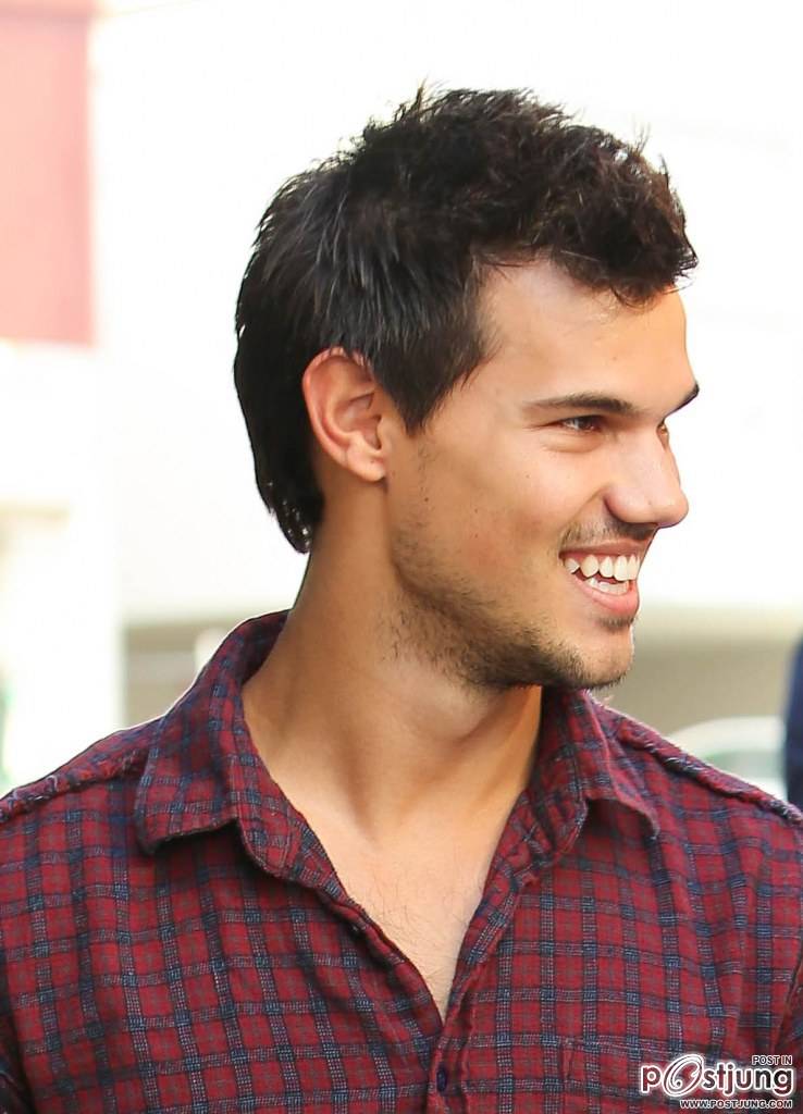 เทย์เลอร์หนุ่มน่ากอดน่าฟัด