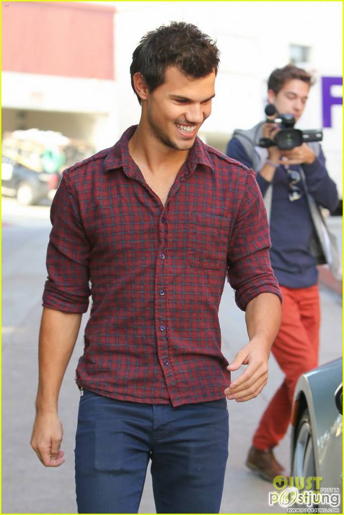 เทย์เลอร์หนุ่มน่ากอดน่าฟัด