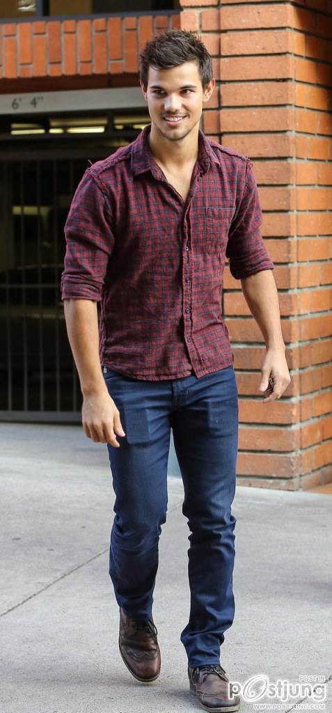 เทย์เลอร์หนุ่มน่ากอดน่าฟัด