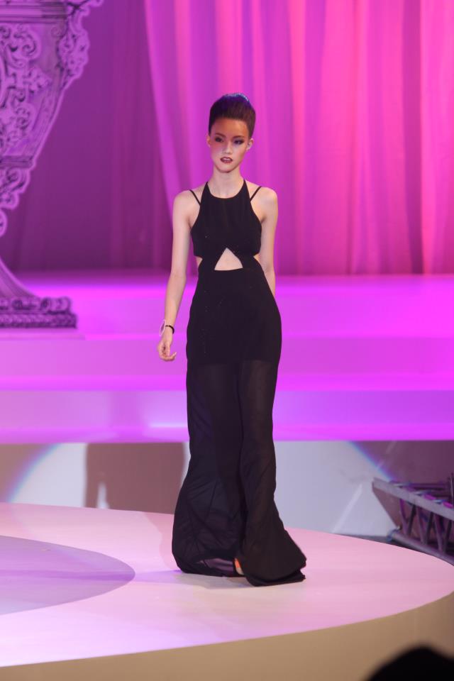 น้องจิงจิง เด็กม.4 ร.ร.ศรีวิกรม์ คว้าไทยซูเปอร์โมเดล2012