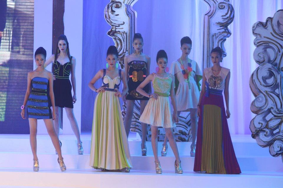 น้องจิงจิง เด็กม.4 ร.ร.ศรีวิกรม์ คว้าไทยซูเปอร์โมเดล2012