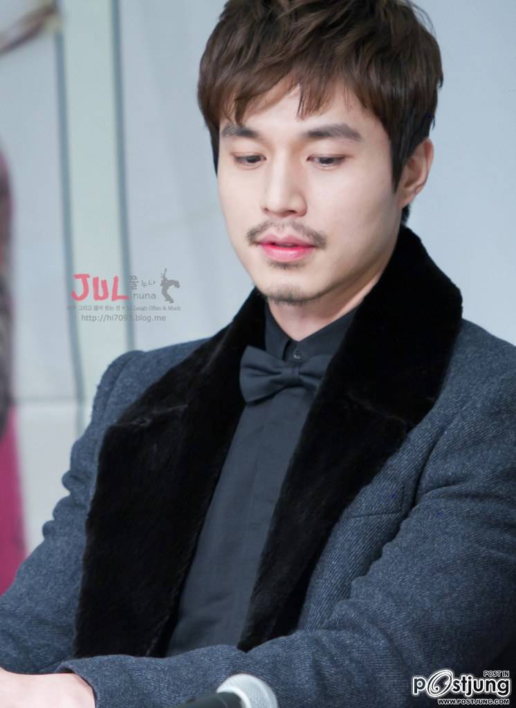 ลี ดอง วุค ปลดประจำการแล้วรอๆ