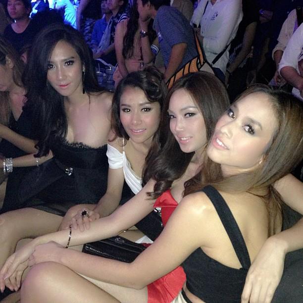 "อั้ม"รางวัลเซ็กซี่แห่งปีและนางเอกละครยอดเยี่ยม @ Star's Light Awards 2012!!