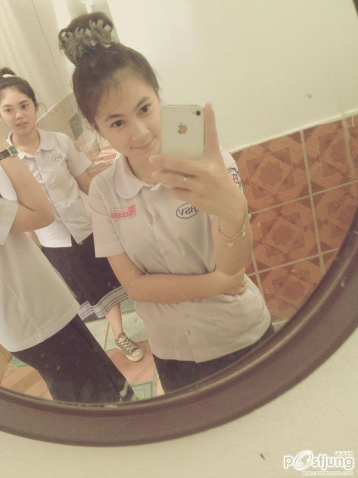 ชุดนักเรียนของ สาวลาว